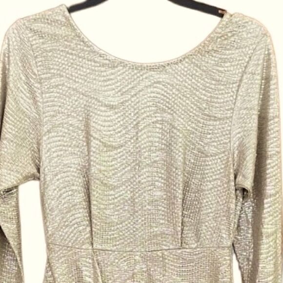 BCBGeneration gold/silver metallic dress with v back size XS. - Picture 3 of 5